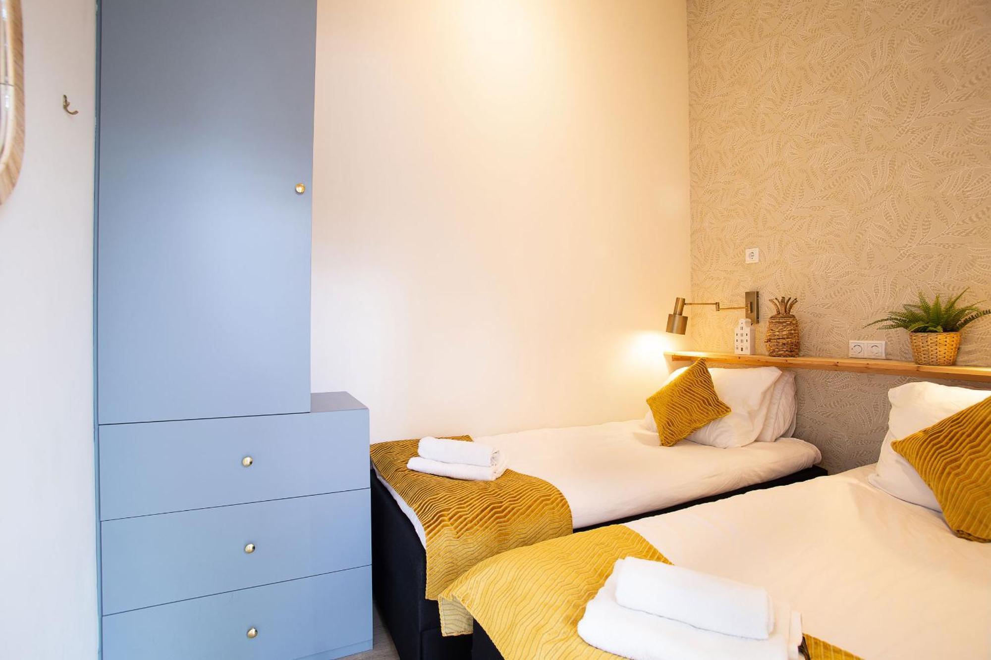 Apartment Contemporary Near The *