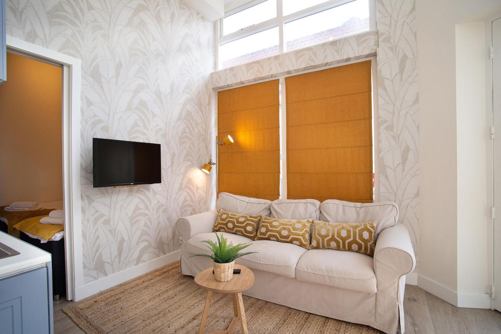 Apartment Contemporary Apartment Near The Beach