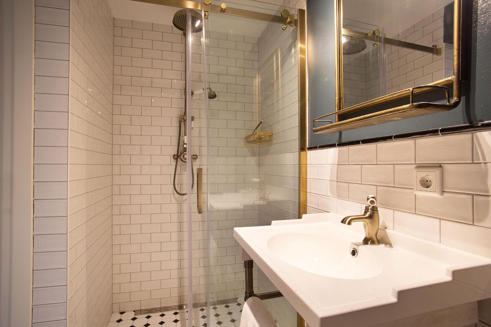 Apartment Contemporary Near The *