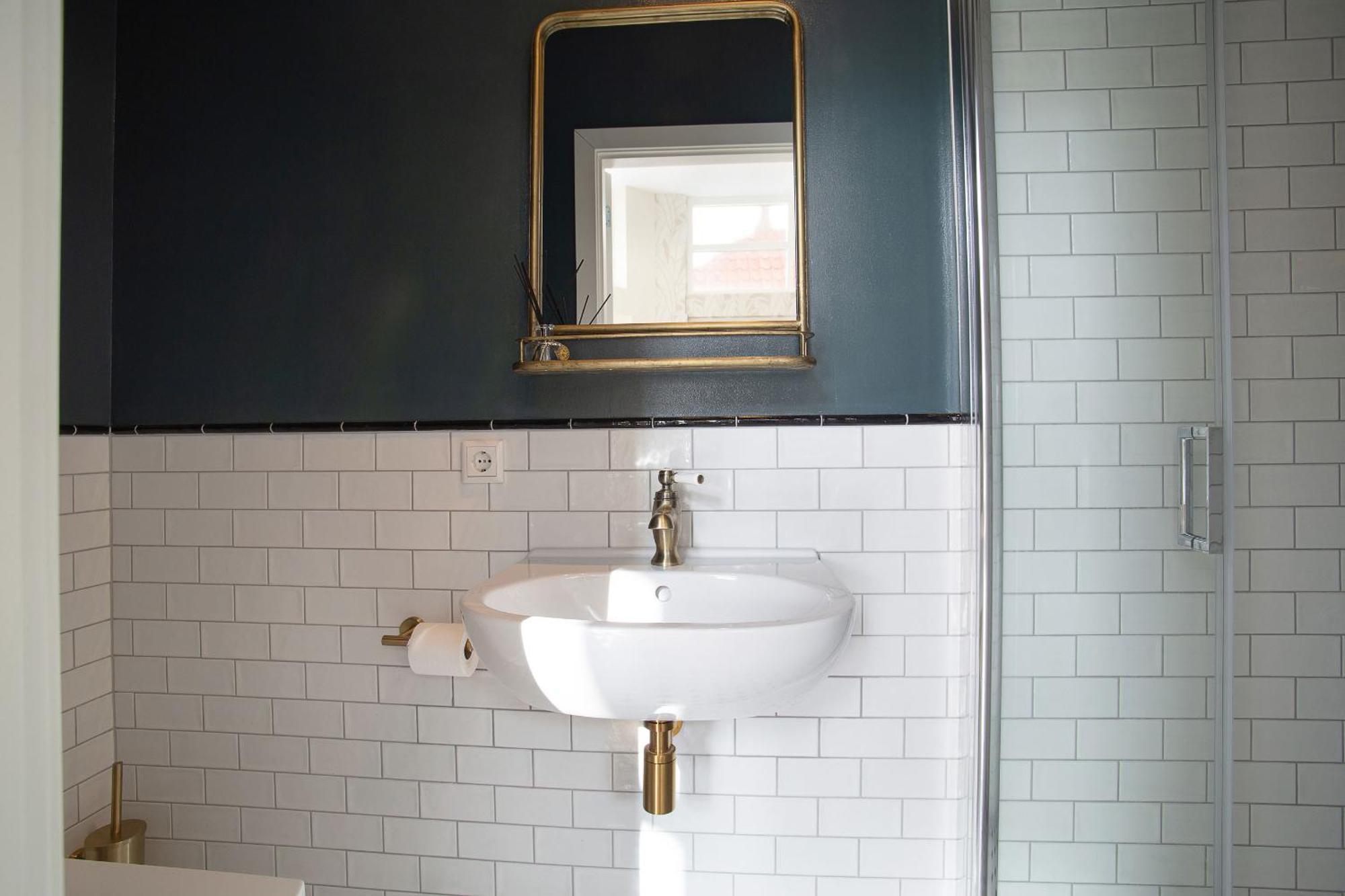 Contemporary Near The Apartment *