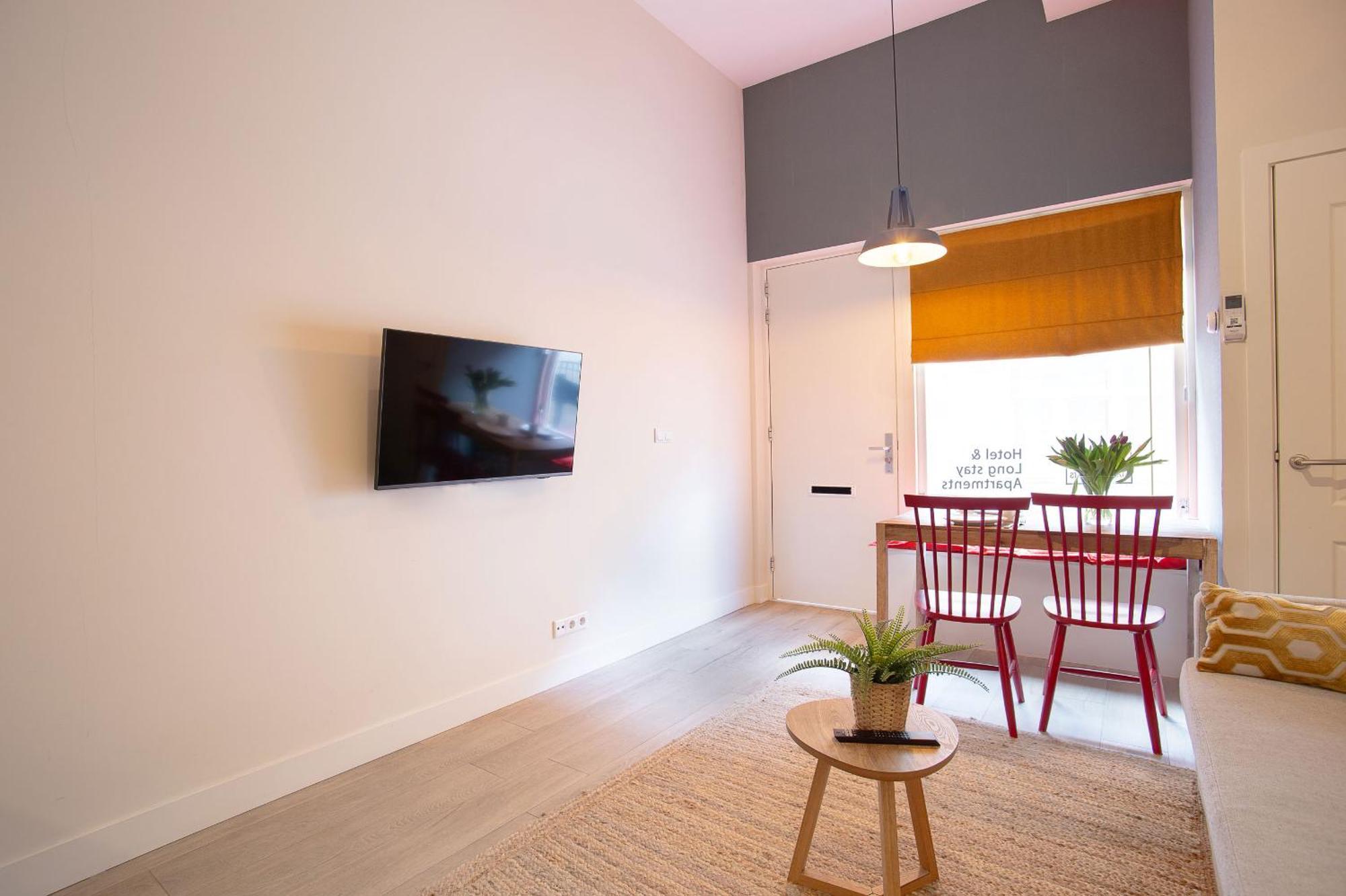 Apartment Contemporary Near The *