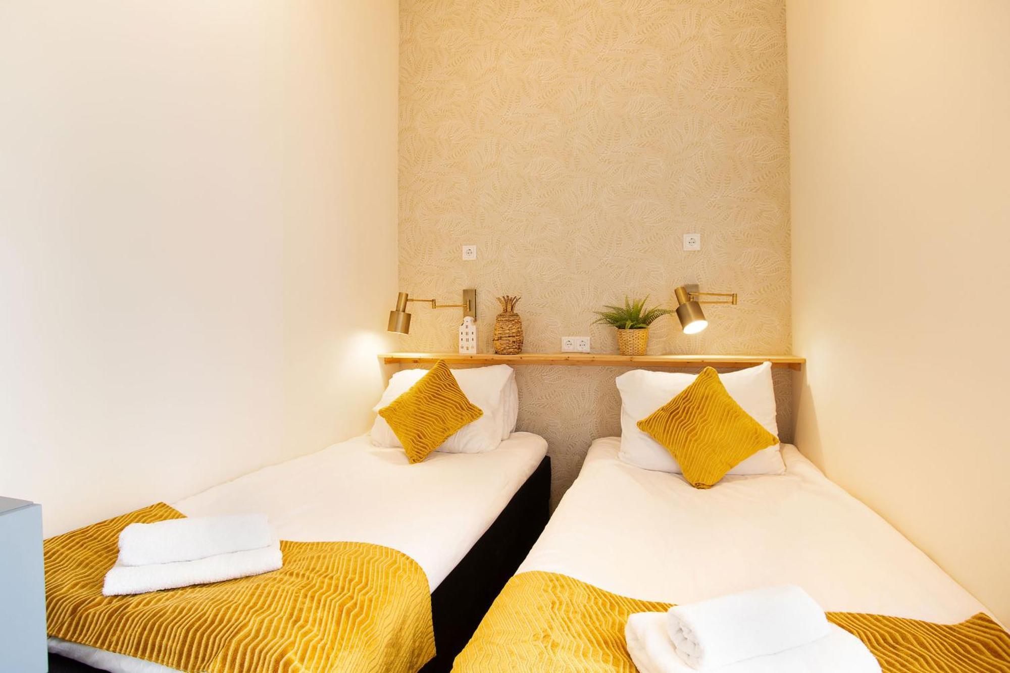 Contemporary Near The Apartment *