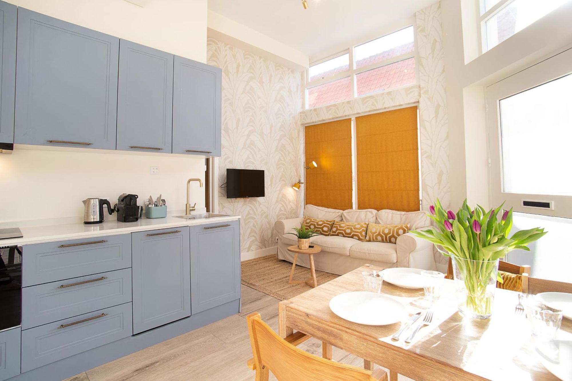 Contemporary Near The Apartment