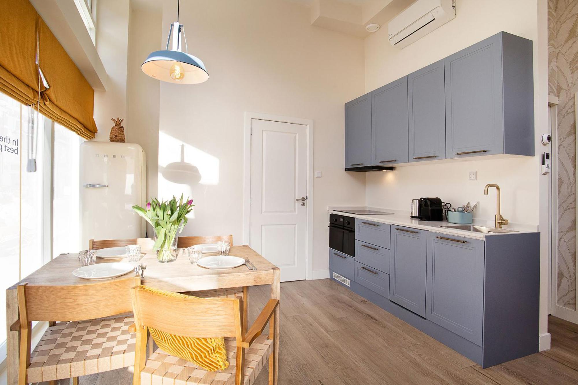 Contemporary Apartment Near The Beach * The Hague